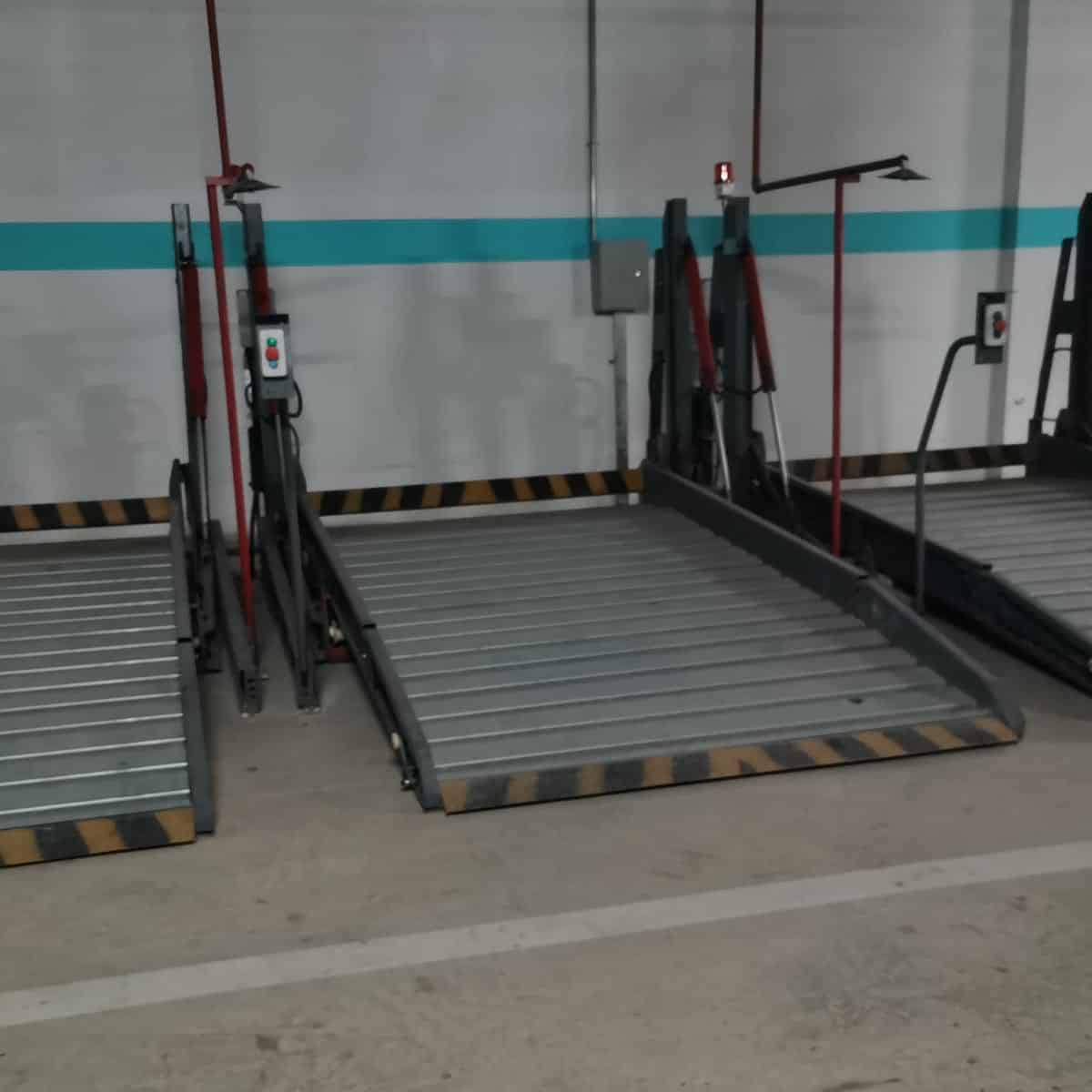 两当俯仰式简易升降机械立体车库