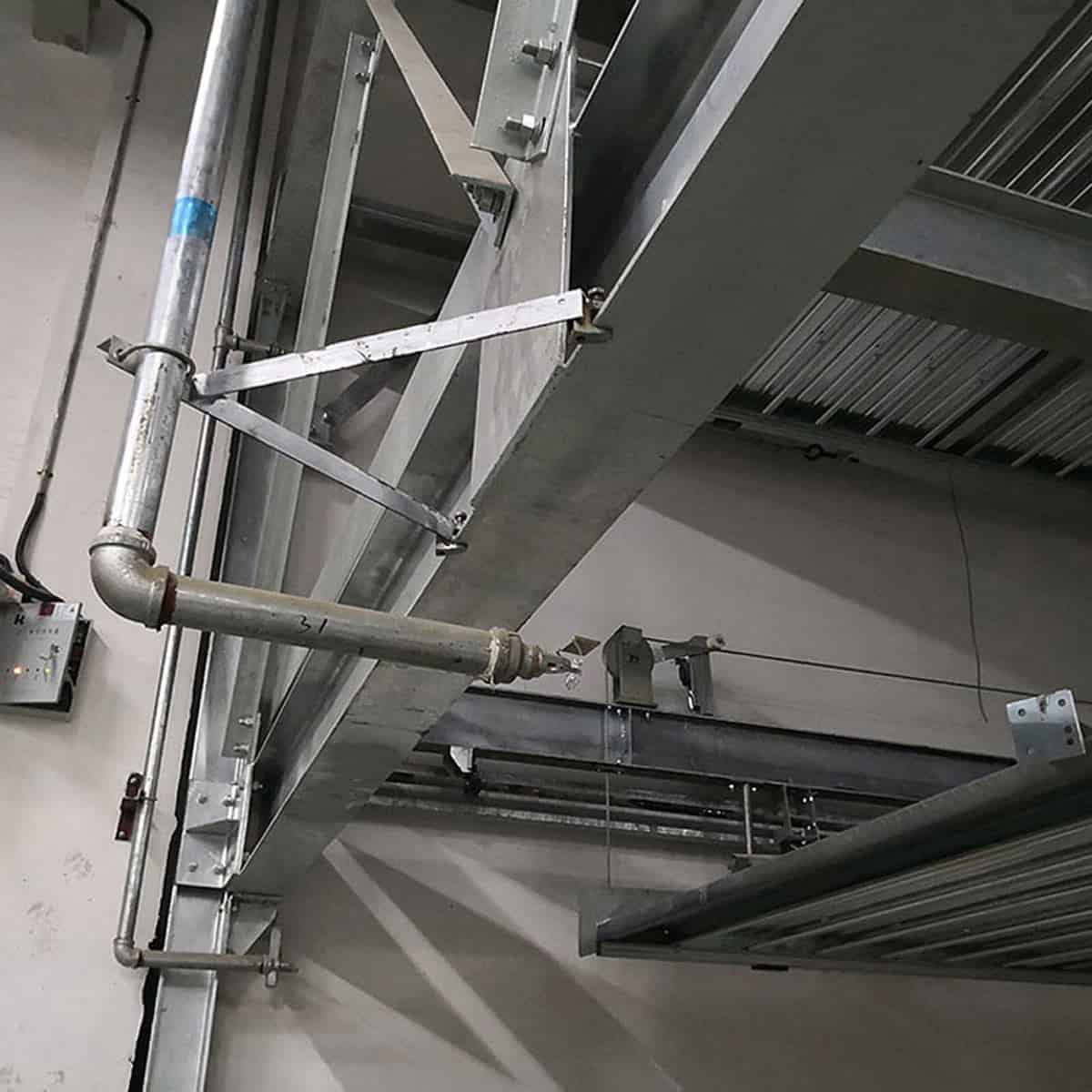 两当双柱停车位过验收